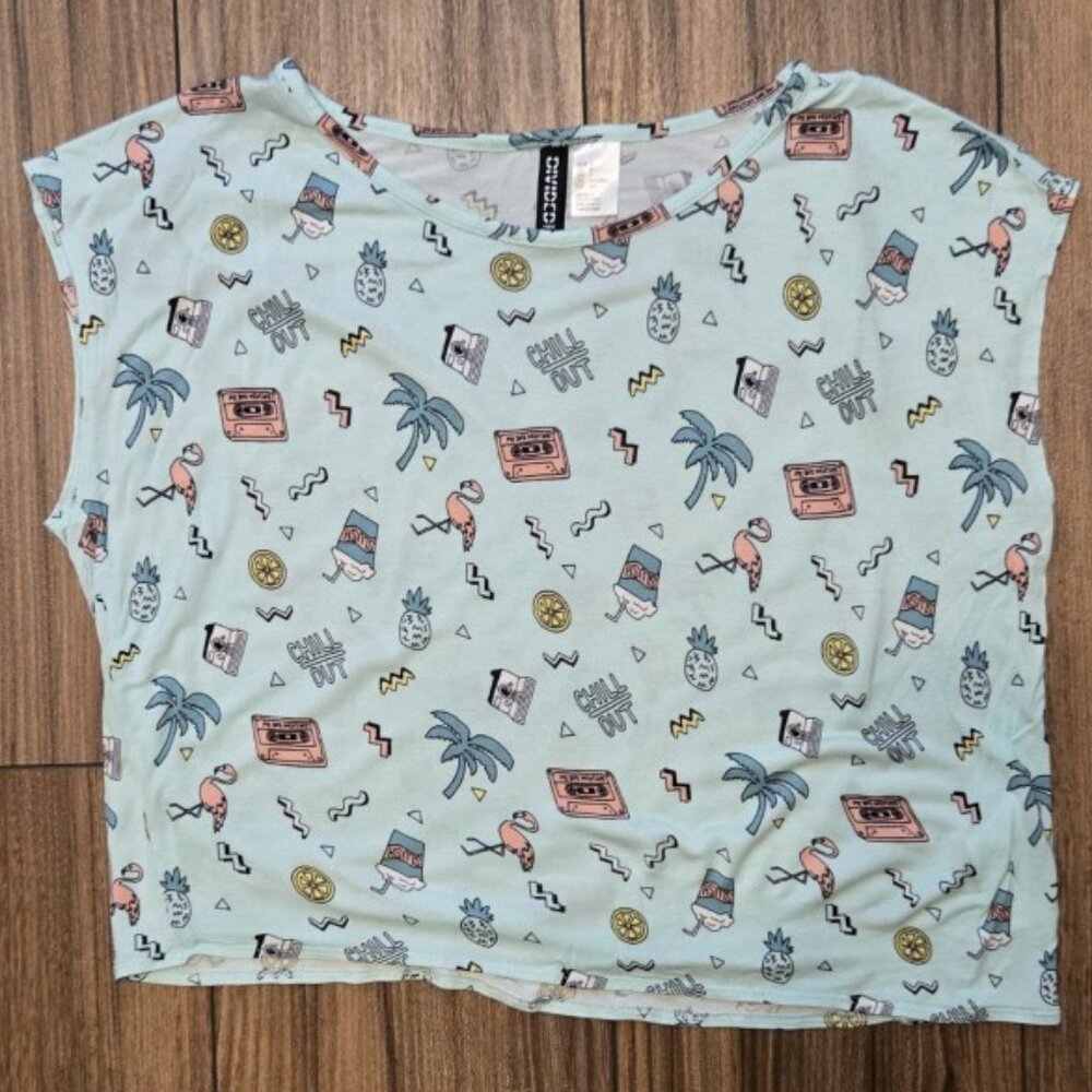 DIVIDED H&M Crop Sleep Top Shirt Tee Size Small EUC. Super Soft